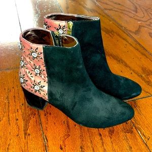 Never worn, size 6, super fun, booties from Anthro!